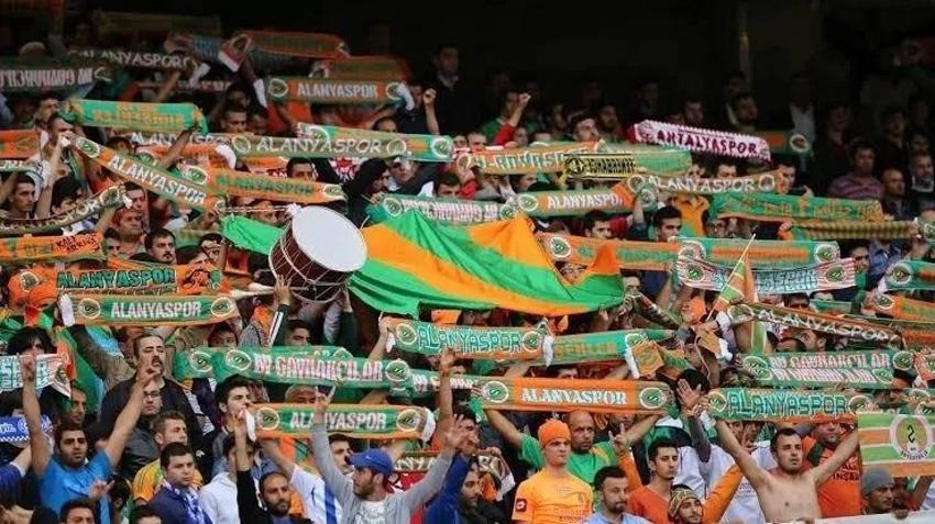 Süper Lig'in seyirci rekortmeni takımı belli oldu! En çok seyirci çeken stadyumlar listesinde zirve onun!