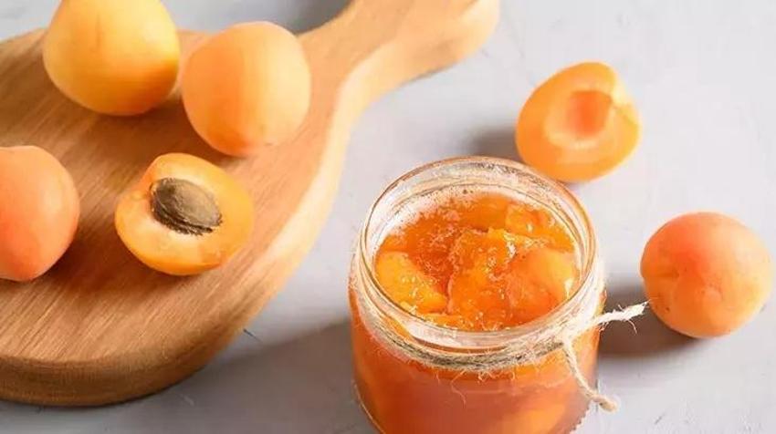 Kıvamı tutmayan reçel yapma kaygısına son! Bu yöntemle kayısı reçeli kış boyunca şekerlenmiyor: Ev hanımları bunu hep yapıyor! Meyvesinin diri kalması için...