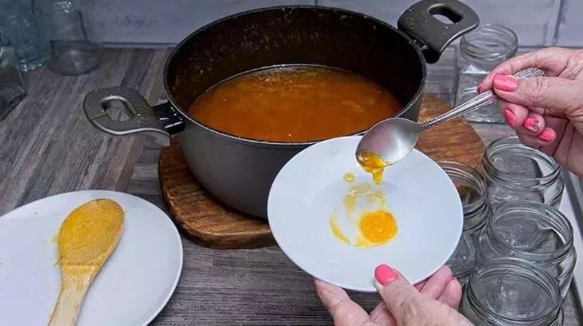 Kıvamı tutmayan reçel yapma kaygısına son! Bu yöntemle kayısı reçeli kış boyunca şekerlenmiyor: Ev hanımları bunu hep yapıyor! Meyvesinin diri kalması için...