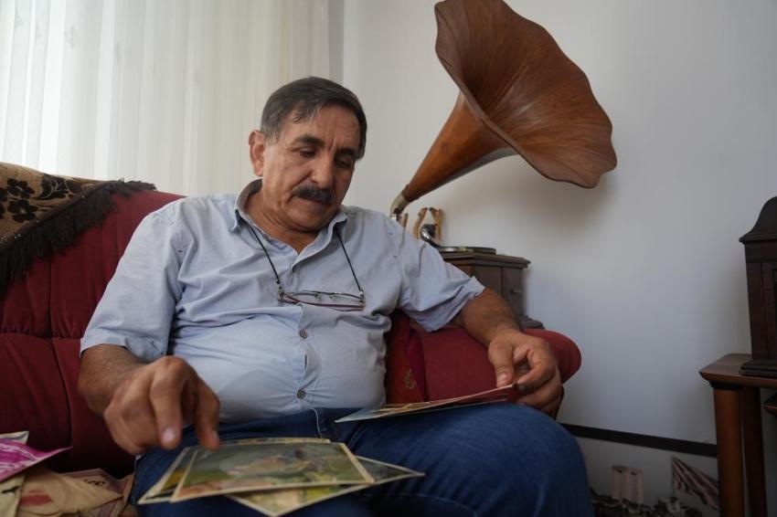 Aldığı gramofon bozuk çıkınca sıfırdan kendisi üretmeye başladı: Şimdi Türkiye'de eşi benzeri olmayan bir koleksiyonu var!