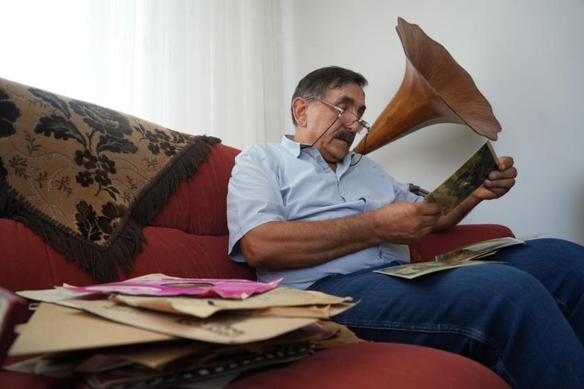 Aldığı gramofon bozuk çıkınca sıfırdan kendisi üretmeye başladı: Şimdi Türkiye'de eşi benzeri olmayan bir koleksiyonu var!
