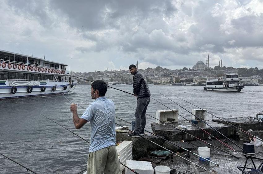 Son hava durumu raporu Meteoroloji tarafından açıklandı! Birçok il için gök gürültüsü sağanak yağış ve kuvvetli rüzgar uyarısı yapıldı