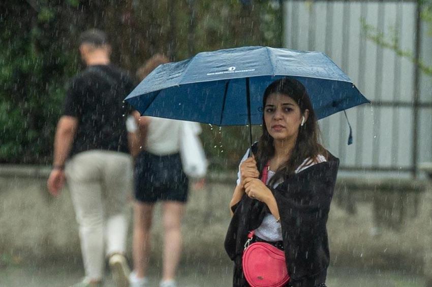 Son hava durumu raporu Meteoroloji tarafından açıklandı! Birçok il için gök gürültüsü sağanak yağış ve kuvvetli rüzgar uyarısı yapıldı