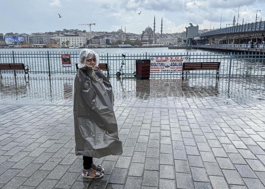 Son hava durumu raporu Meteoroloji tarafından açıklandı! Birçok il için gök gürültüsü sağanak yağış ve kuvvetli rüzgar uyarısı yapıldı