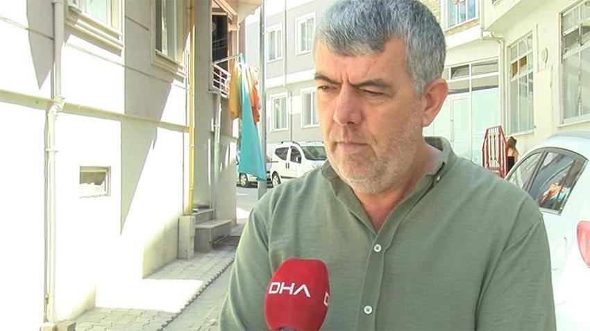Balıkesir'de evinin bulunduğu mahalledeki 4 sokağı günde 3 kez süpürüyor! 'Yere çöp atmaya korkuyoruz'