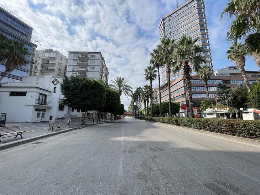 Adana hayalet şehre döndü, tek bir sebebi var! Sokaklarda in cin top oynadı