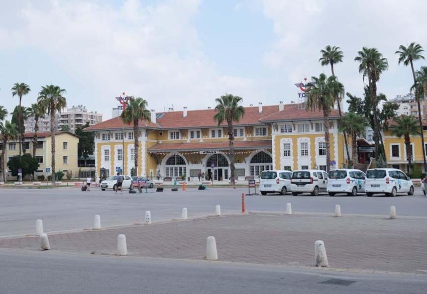 Adana hayalet şehre döndü, tek bir sebebi var! Sokaklarda in cin top oynadı