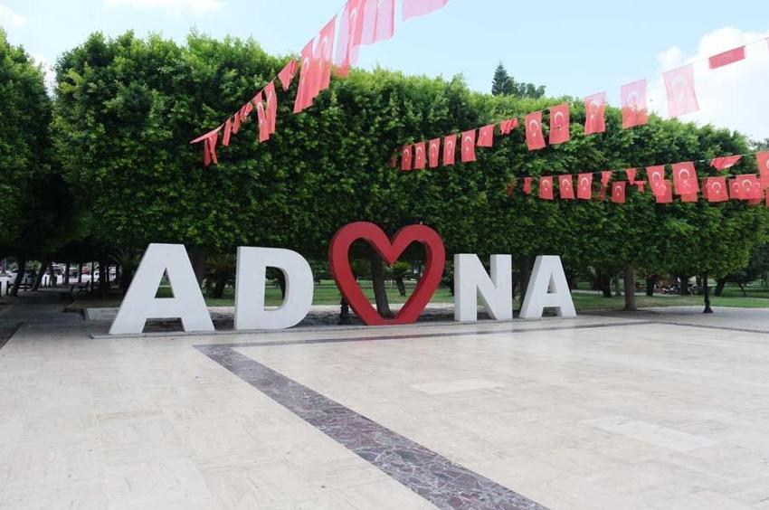 Adana hayalet şehre döndü, tek bir sebebi var! Sokaklarda in cin top oynadı
