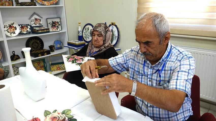 Gaziantep'te alzheimer hastaları 'Moral Evi' sayesinde hastalığın ilerlemesini durduruyor