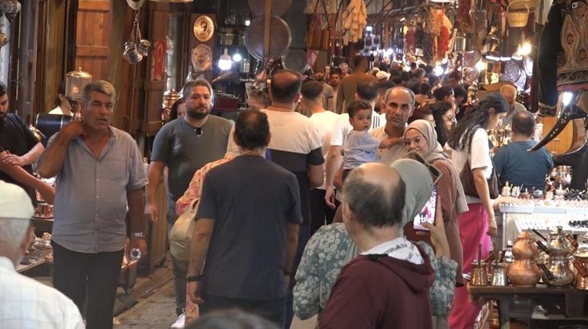 Gaziantepli gurbetçiler esnafın yüzünü güldürüyor! Kurutmalıktan salçaya, biberden bin bir çeşit baharatı buradan alıyorlar