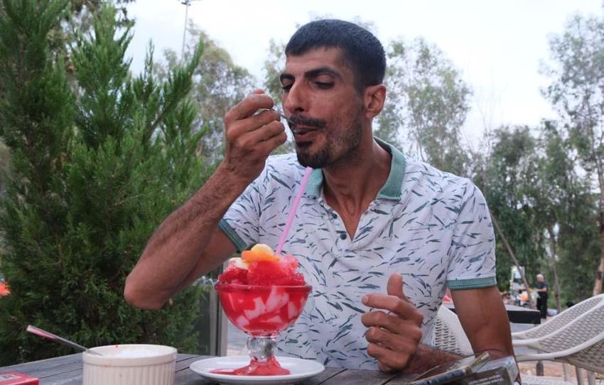Adana sıcağında vatandaşlar 'bici bici' yiyerek serinliyor! Fiyatı açıklandı