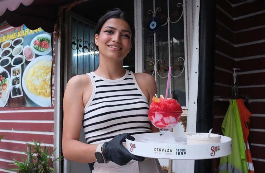 Adana sıcağında vatandaşlar 'bici bici' yiyerek serinliyor! Fiyatı açıklandı
