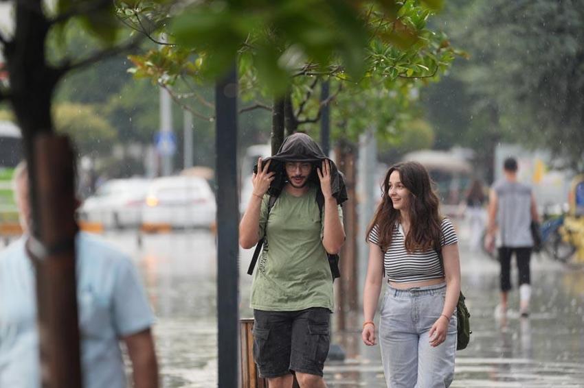 Aşırı sıcaklar bunaltacak sağanak yağışlar serinletecek! Meteoroloji son hava raporunu açıkladı