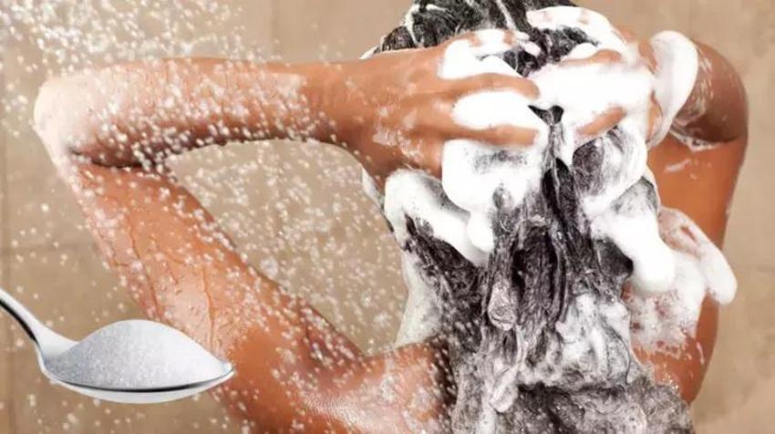 Şampuanın içine ekleyince ne kepek kalır ne kir! 1 ayda muhteşem sonuç