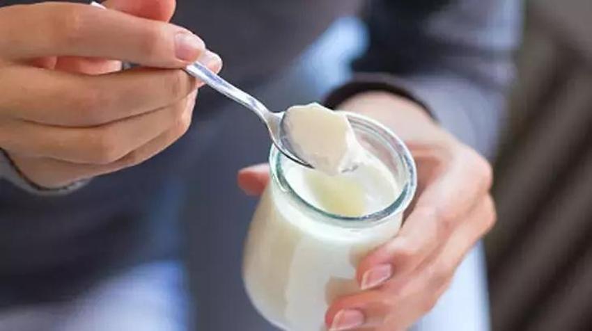 Ağızda sarımsak kokusunun çaresi meğer buymuş! Buzdolabında gözden kaçırmayın!