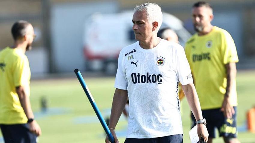 Fenerbahçe'de Mourinho Krunic'in üstünü çizdi! Başına bela olan bölgeye yıldız ismi getiriyor! 