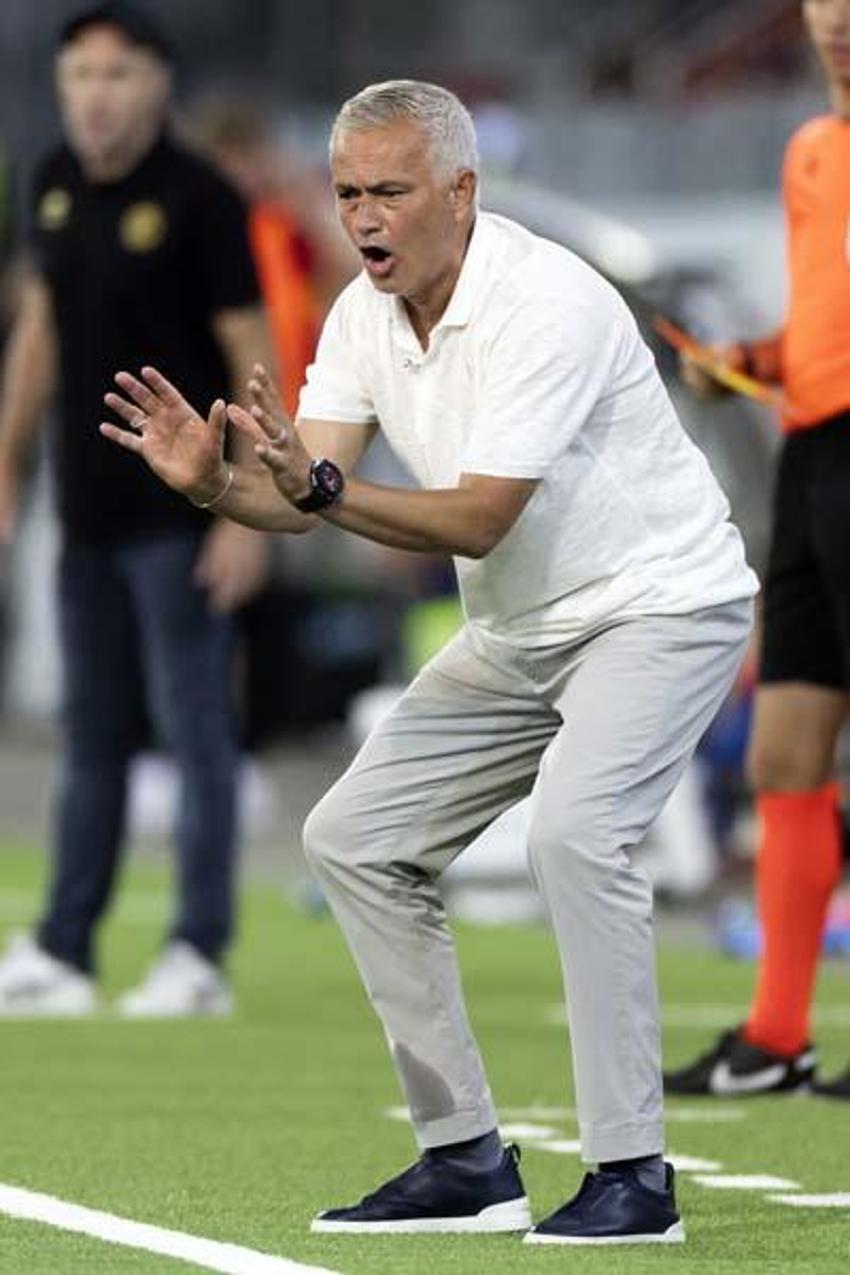 Fenerbahçe'de Mourinho Krunic'in üstünü çizdi! Başına bela olan bölgeye yıldız ismi getiriyor! 