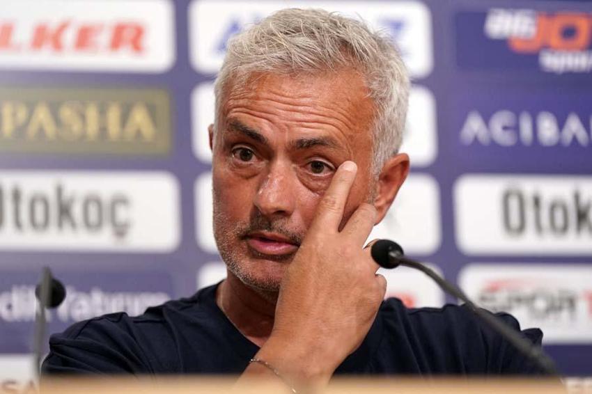 Fenerbahçe'de Mourinho Krunic'in üstünü çizdi! Başına bela olan bölgeye yıldız ismi getiriyor! 
