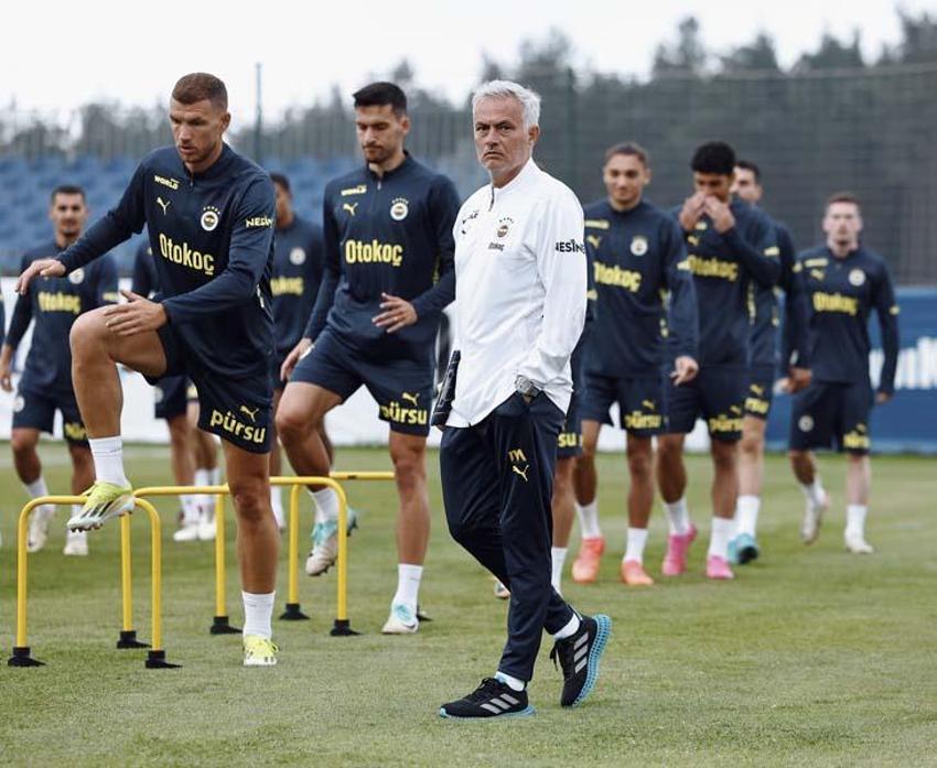 Fenerbahçe'de Mourinho Krunic'in üstünü çizdi! Başına bela olan bölgeye yıldız ismi getiriyor! 
