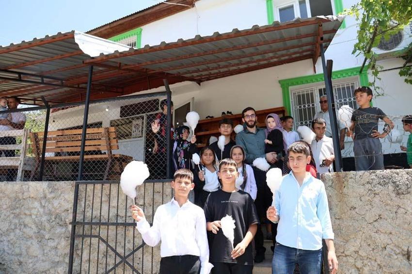 Adana'da imam sayesinde çocuklar Kur'an kursuna koşa koşa geliyor