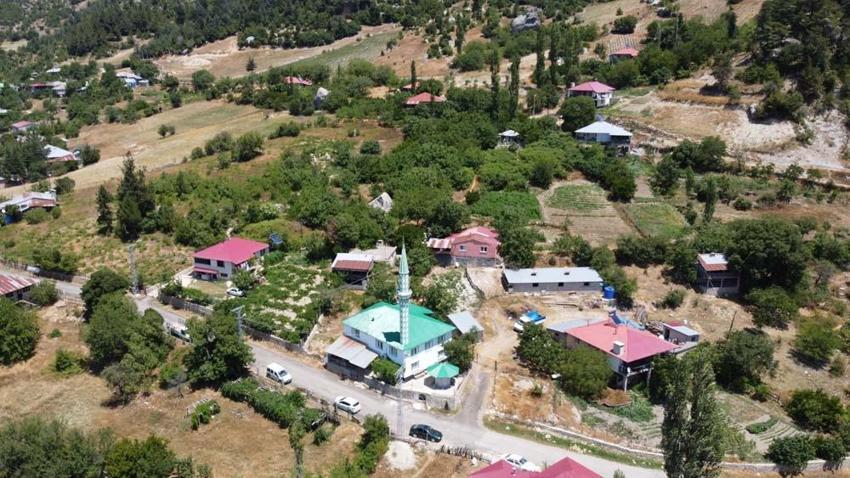 Adana'da imam sayesinde çocuklar Kur'an kursuna koşa koşa geliyor