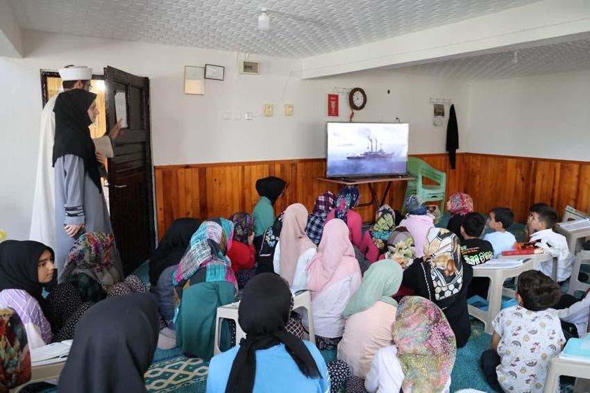 Adana'da imam sayesinde çocuklar Kur'an kursuna koşa koşa geliyor