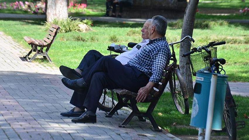 Emekliye müjdeli haber! SGK resmen anlaştı, indirim geliyor