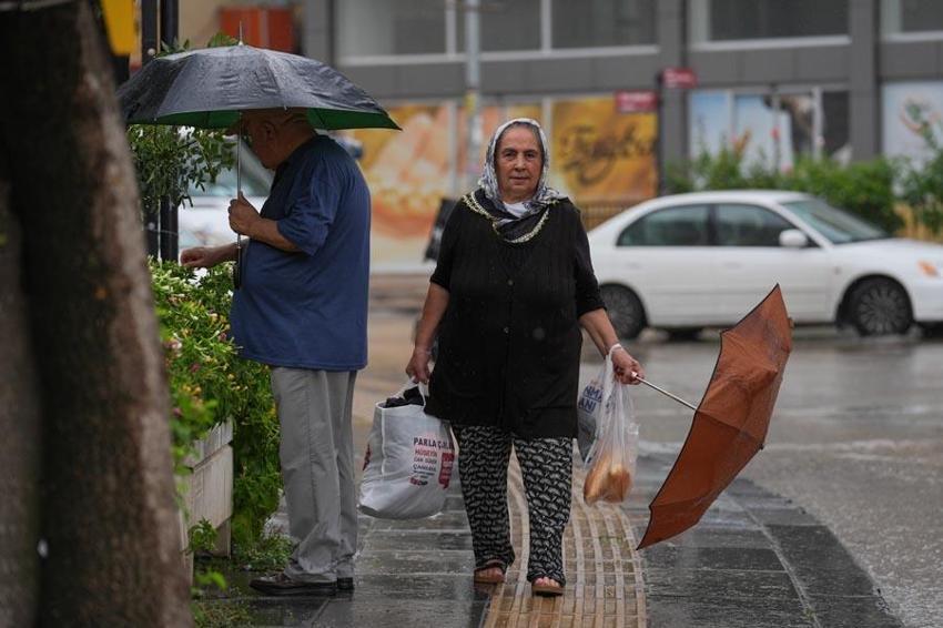 Meteoroloji birçok il için kuvvetli yağış uyarısında bulundu!