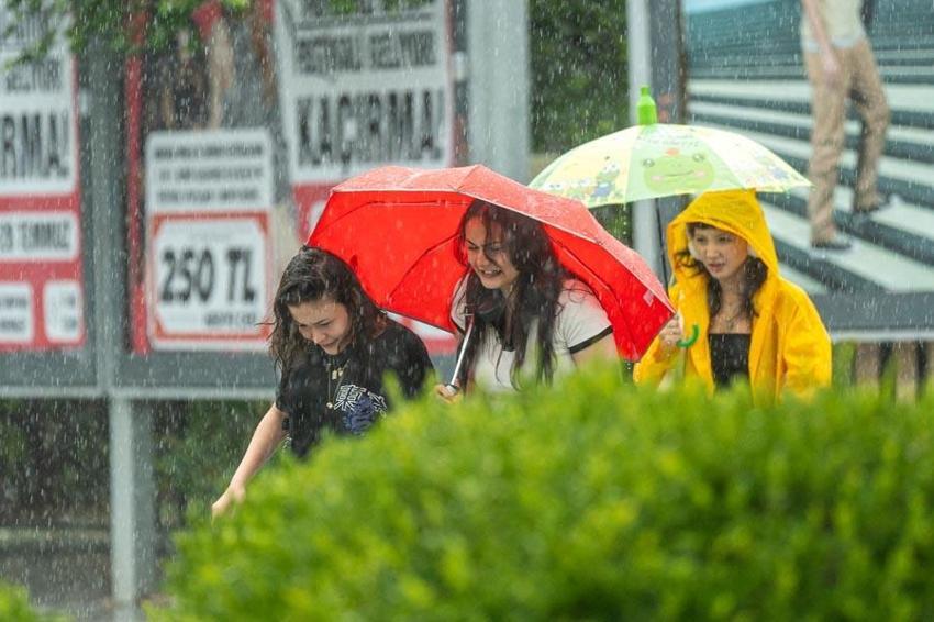 Meteoroloji birçok il için kuvvetli yağış uyarısında bulundu!