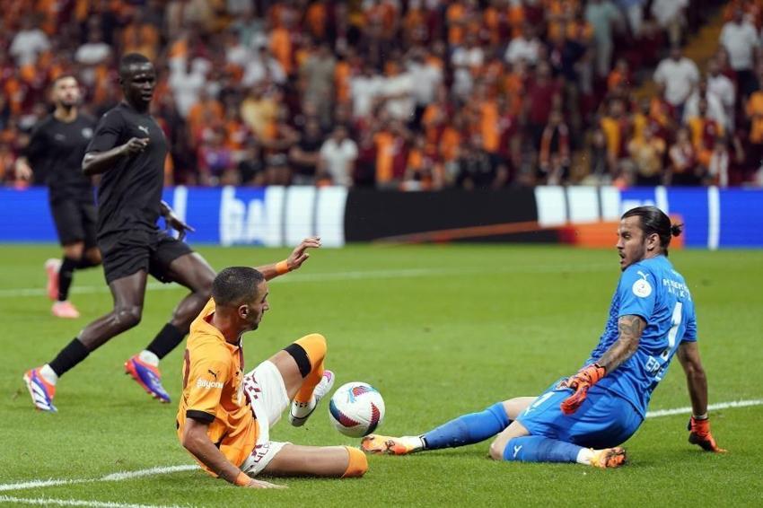 Galatasaray'a 2 kanat transferi birden! Zaha ve Köhn'e güle güle, Melo'nun kankası geliyor