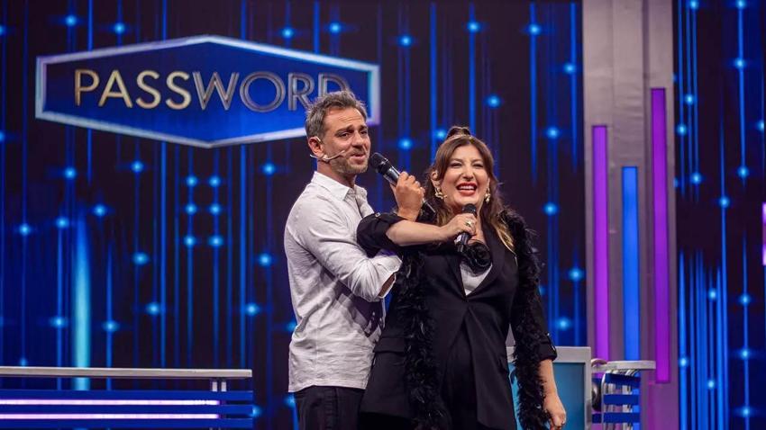 Yıllar sonra 'Password'de 'Yanarım' düeti! Programın tanıtım videosu 2 milyon izlendi