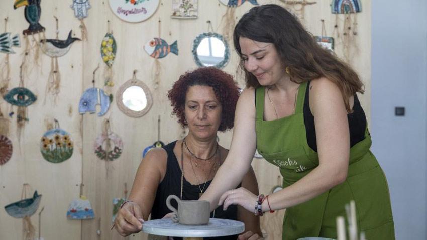 Mersinli kadın girişimci hobisini kazanca çevirdi! Hem satış yapıyor, hem öğretiyor