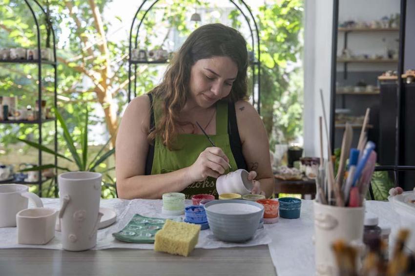 Mersinli kadın girişimci hobisini kazanca çevirdi! Hem satış yapıyor, hem öğretiyor