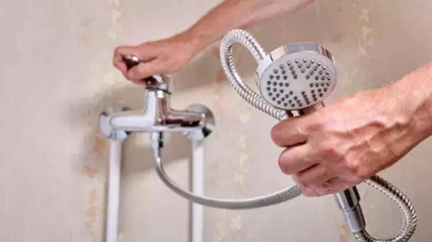 Banyo fayanslarını pürüzsüz yapıyor; Sabun lekelerini 15 dakikada bitiren karışım var