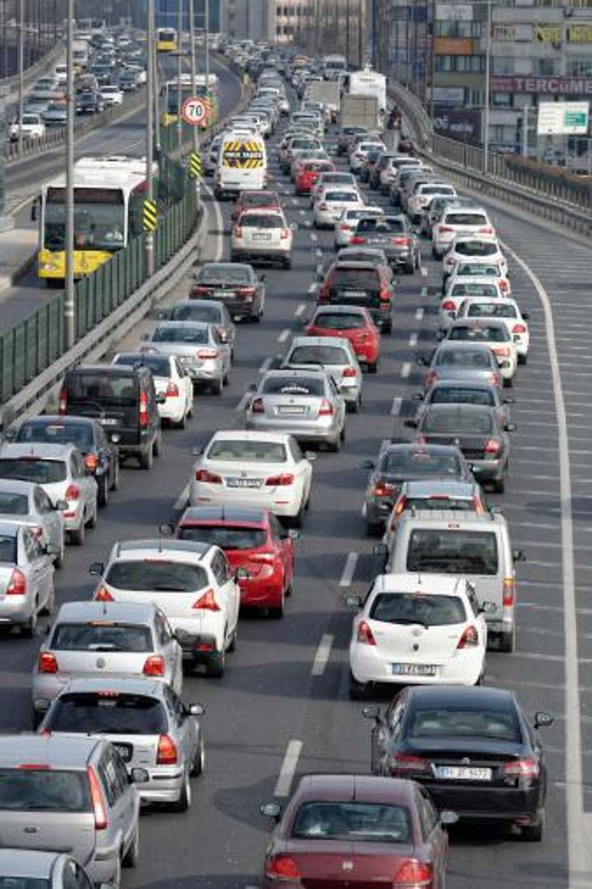 Trafik sigortasında oran değişti! Araba sahiplerine uyarılar peş peşe geldi