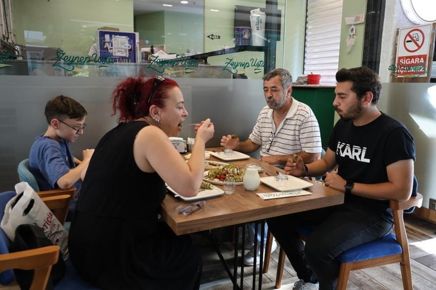 Yaz sıcakları geleneksel tatlıları dönüştürdü! Yerine daha ferahlatıcı meyveli tatlılar geldi