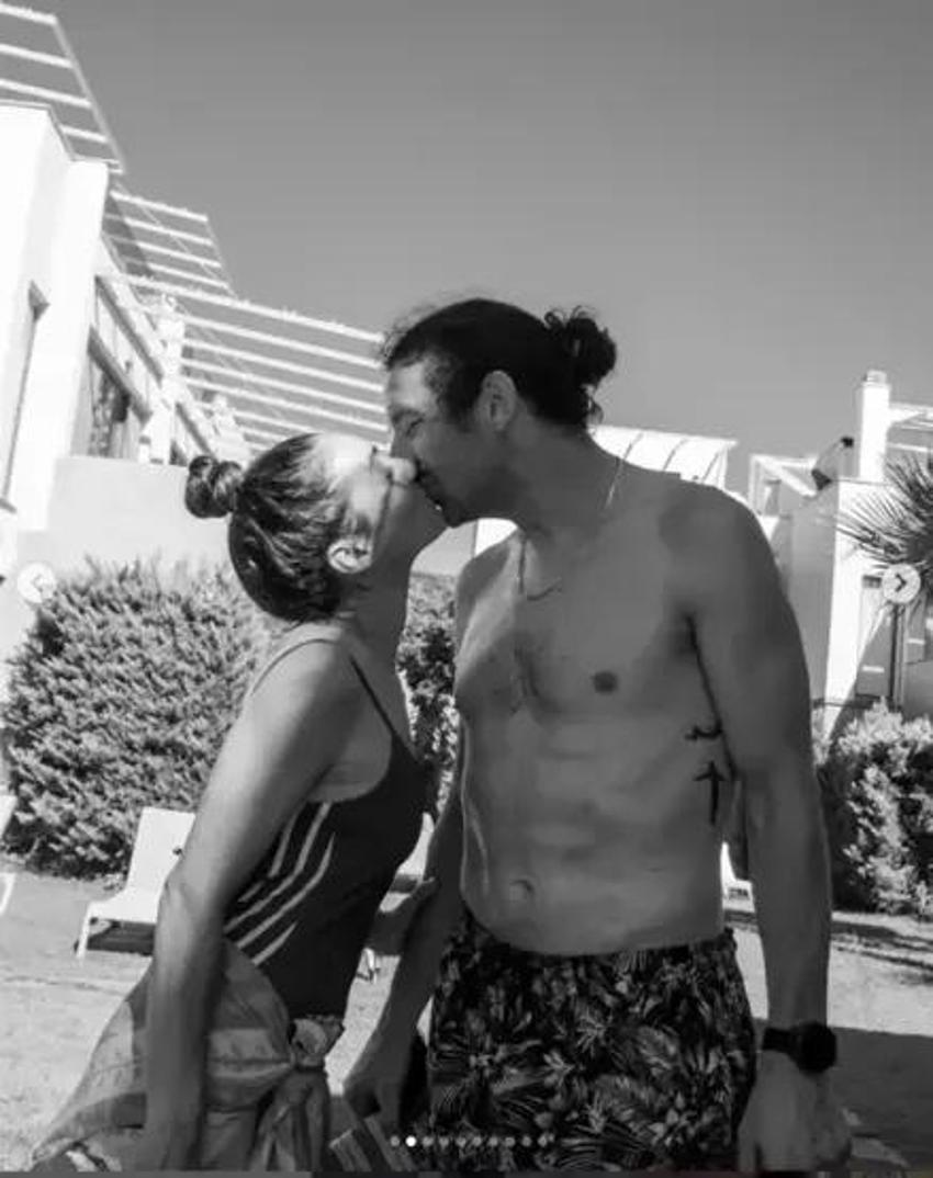 Merve Dizdar romantizmin doruklarında! Verdiği poz sosyal medyayı salladı