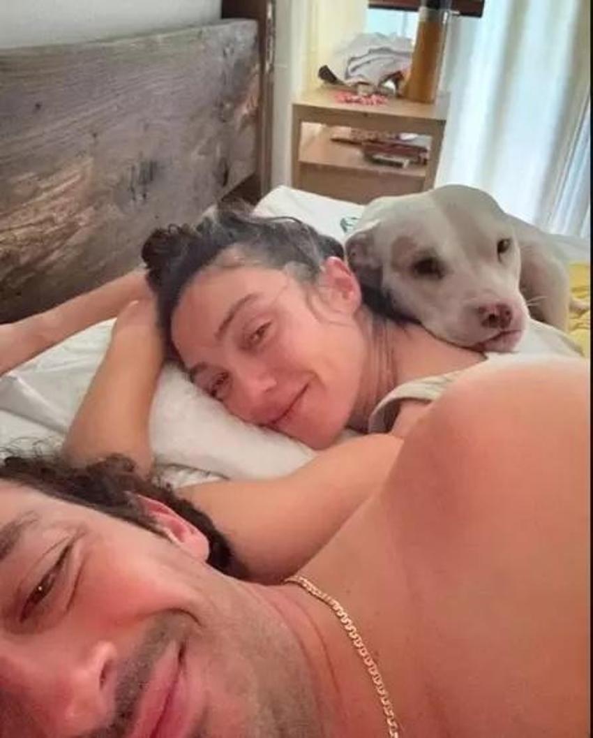 Merve Dizdar romantizmin doruklarında! Verdiği poz sosyal medyayı salladı