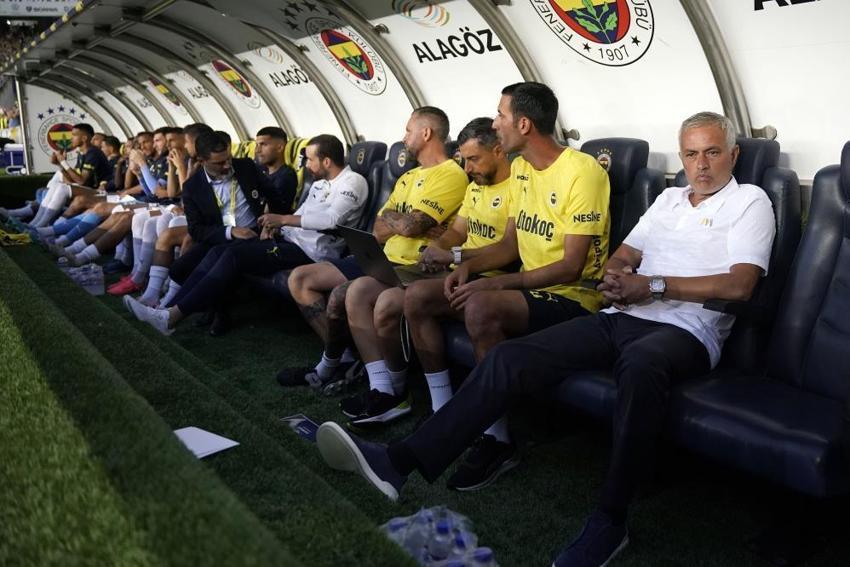 Fenerbahçe'de deprem yaratacak! Krunic, Ryan Kent, Cengiz Ünder derken Mourinho kapıyı gösterdi: Seni istemiyorum