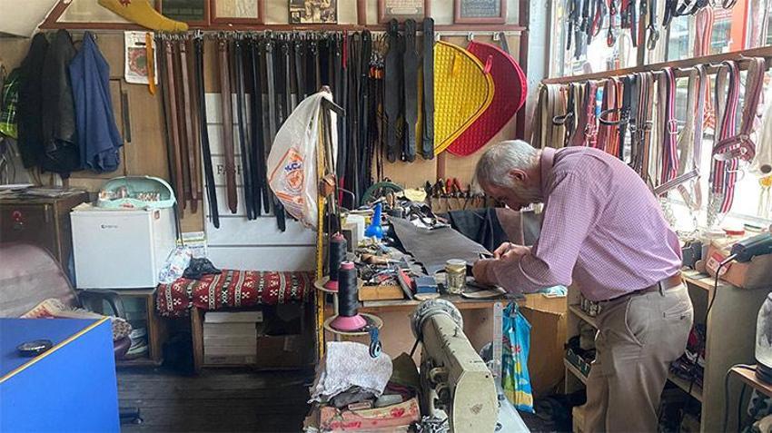 Erzurum'da yok olmaya yüz tutmuş mesleklerden birini yapıyor! 'Çırak bulmak imkansız hale geldi'