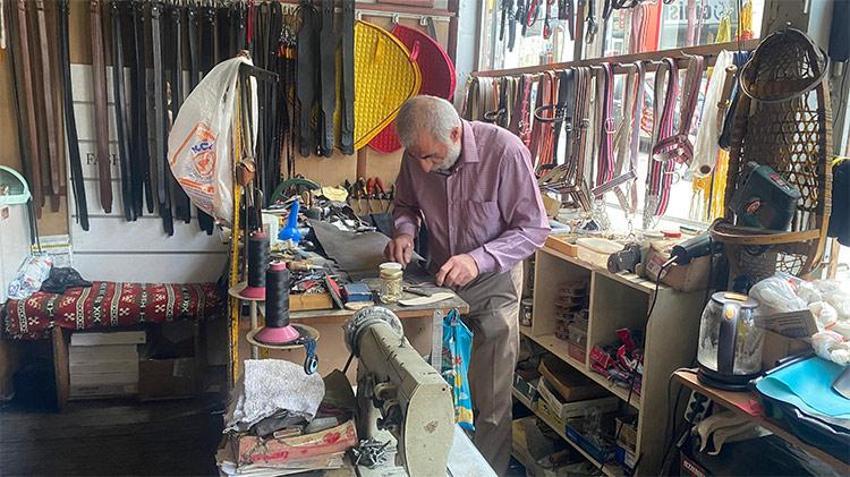 Erzurum'da yok olmaya yüz tutmuş mesleklerden birini yapıyor! 'Çırak bulmak imkansız hale geldi'