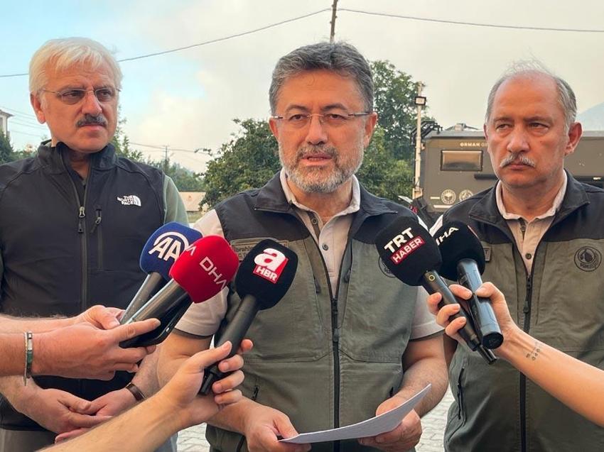 Bolu'da orman yangını sürüyor: İzmir'de başlayan yangın yerleşim yerlerine sıçradı! Yollar kapatıldı