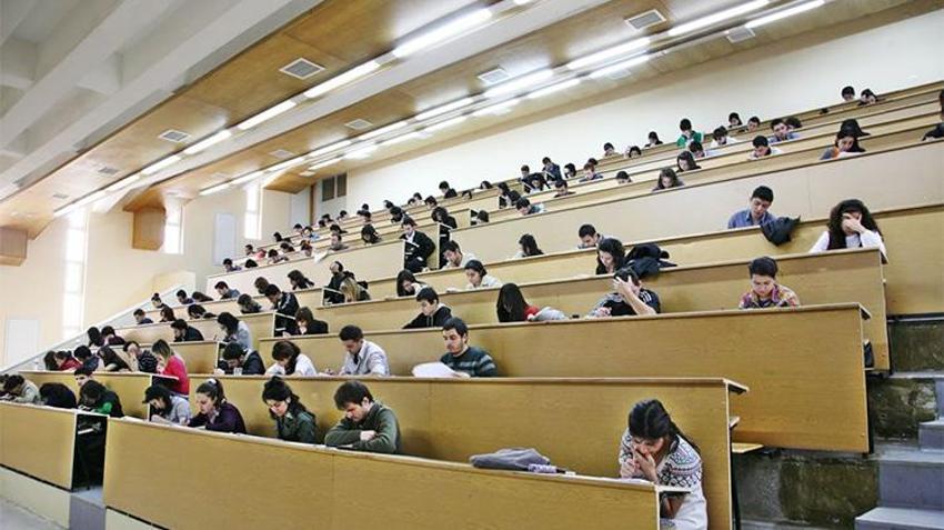 Özel ve devlet üniversitelerindeki puan farkı adeta uçuruma dönüştü! Arada 195 puan fark var, Hepsi aynı diploma sahibi olacak