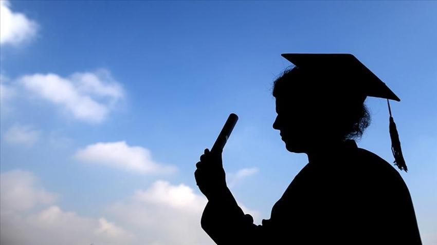 Özel ve devlet üniversitelerindeki puan farkı adeta uçuruma dönüştü! Arada 195 puan fark var, Hepsi aynı diploma sahibi olacak