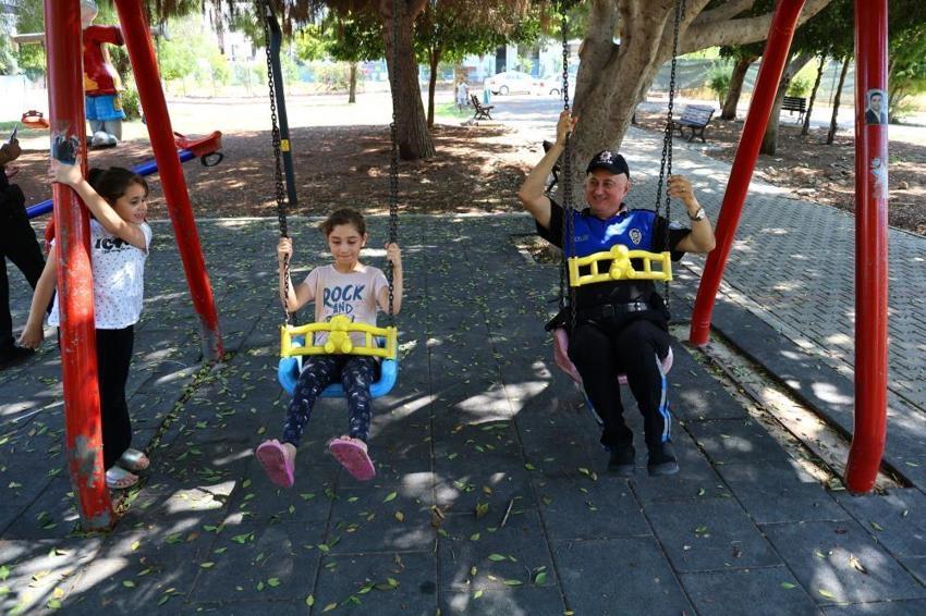 Adana'da dijital oyun bağımlılığına karşı farkındalık seferberliği! Kapı kapı dolaşıldı