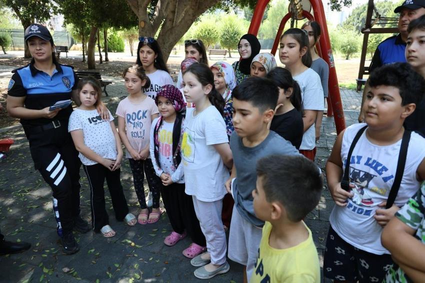 Adana'da dijital oyun bağımlılığına karşı farkındalık seferberliği! Kapı kapı dolaşıldı