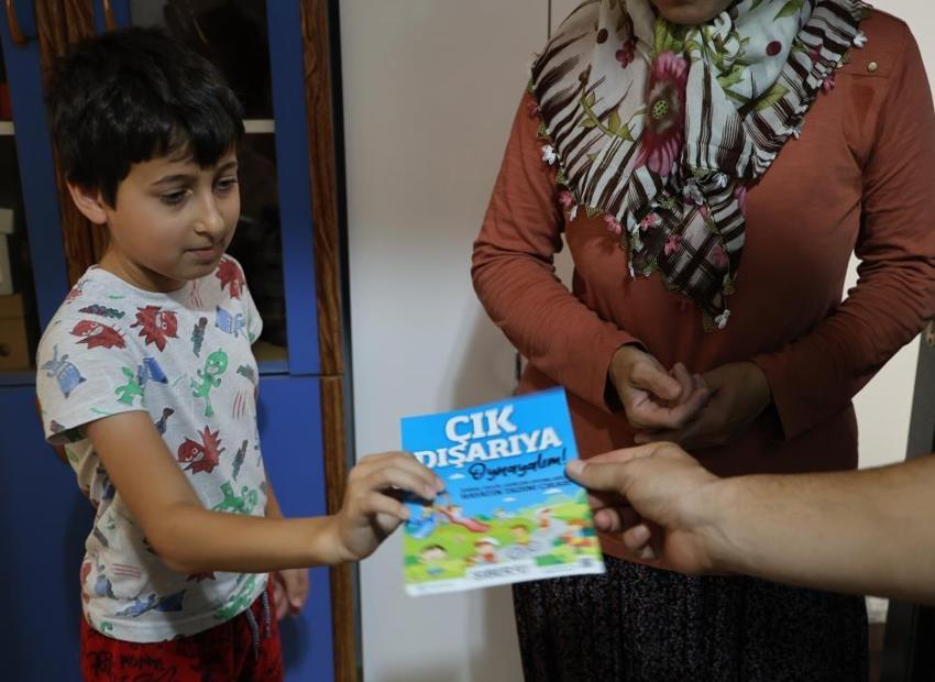 Adana'da dijital oyun bağımlılığına karşı farkındalık seferberliği! Kapı kapı dolaşıldı