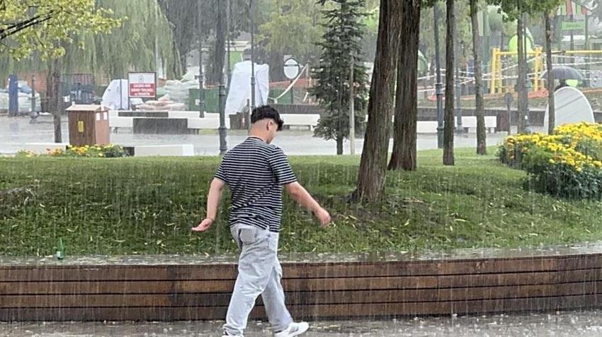 Hafta sonu hava nasıl olacak? Meteoroloji saat vererek uyardı: Toz aşımı ve sağanak yağış geliyor