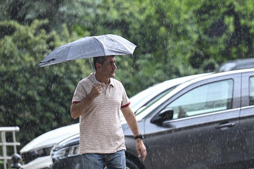 Hafta sonu hava nasıl olacak? Meteoroloji saat vererek uyardı: Toz aşımı ve sağanak yağış geliyor