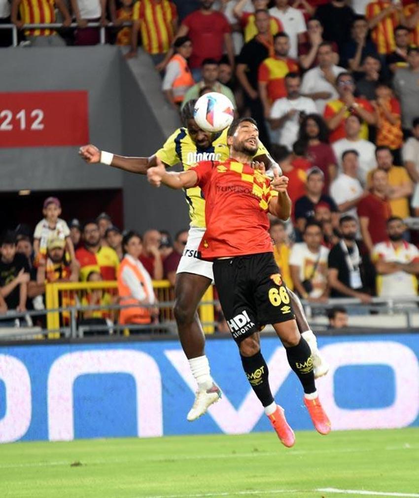 Göztepe Fenerbahçe maçında 2-0 öne geçen Kanarya galibiyeti koruyamadı